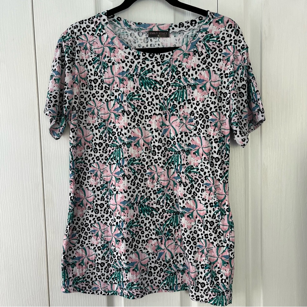 Emily Stacy Women’s Floral Short Sleeved Tee Size L Stretch, textured